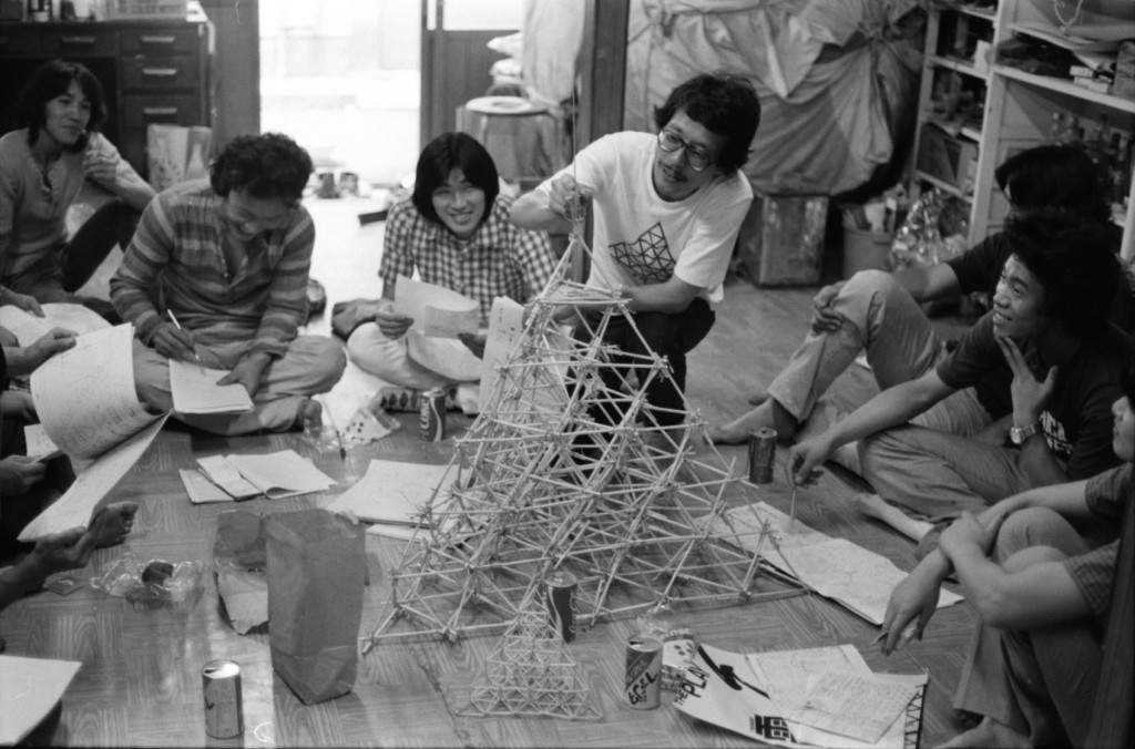 Figure 4 The Play members working on models for Thunder, c. 1977 © The Play 